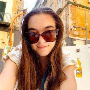 Meet your Posher, Molly